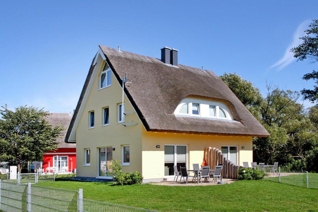 Reetdachhaus Lotte Mit Sauna Und Kaminofen Am Yachthafen In Vieregge Экстерьер фото